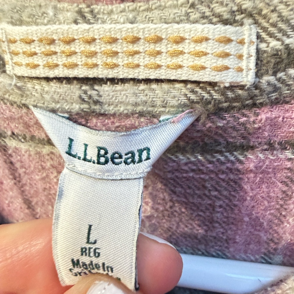 Women’s L.L. Bean 1912 Field Flannel Shirt Large in Pink, black & Cream Plaid - Picture 6 of 11